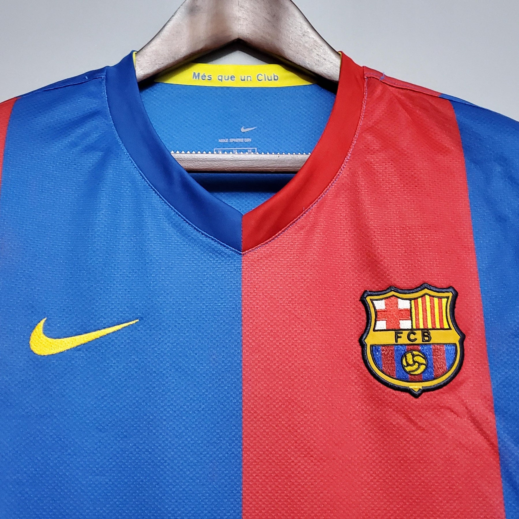Barcelona Home 06/07 Retro